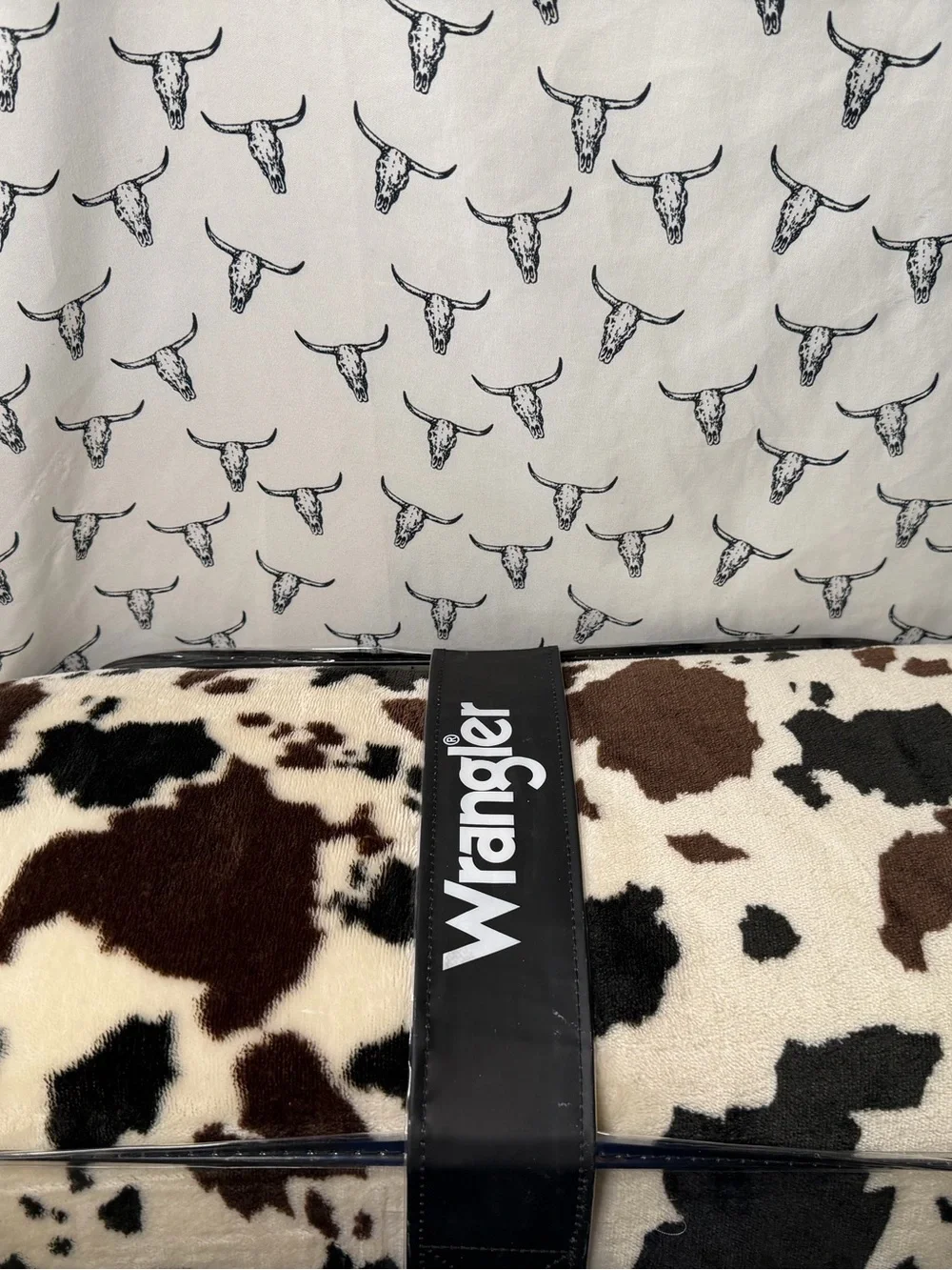 King Wrangler Cowhide-Print Plush Comforter Set in Cream, Brown & Black